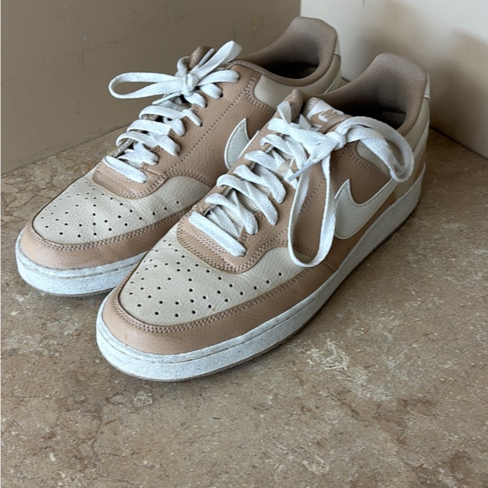 Men's Nike Beige and White Sneakers